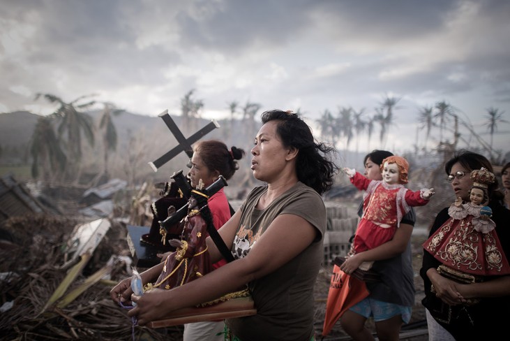 Sobreviventes do tufão Haiyan